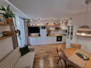 Apartment Polina - 2BD Next to Sea Garden